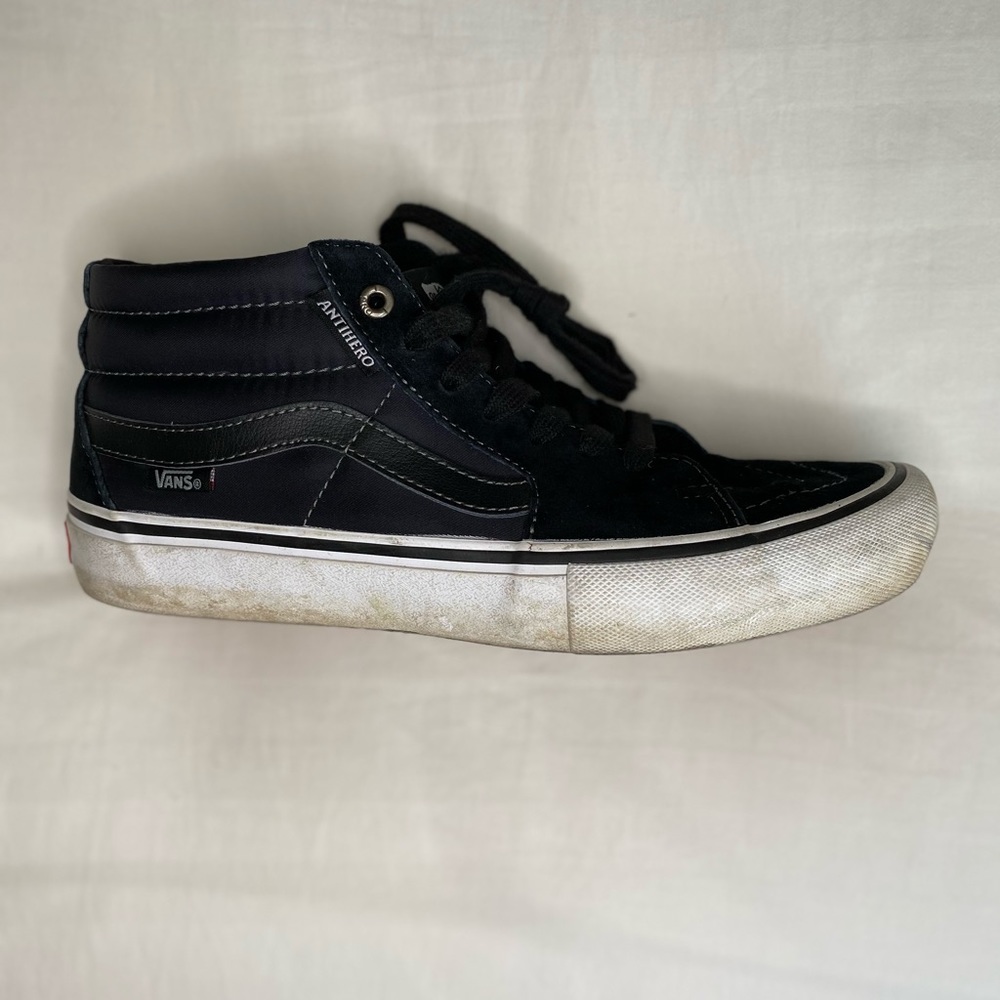 Vans Sk8 Mid Pro X Anti Hero